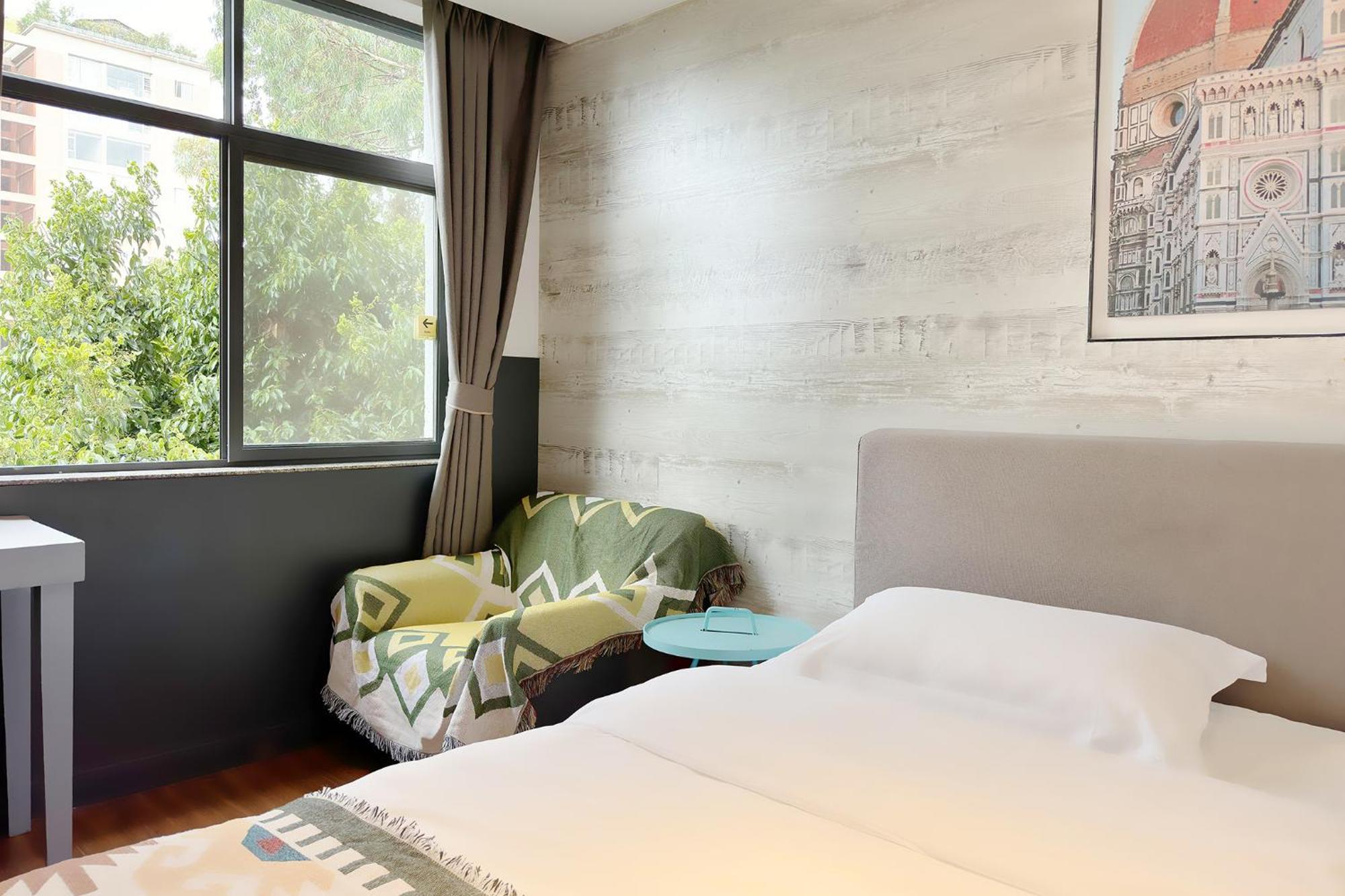 Kunming Upland International Youth Hostel Near The City Center ,2 Mins Walk To The Subway, 2 Mins Walk To The Green Lake, Close To Yuan Tong Temple, Old Street, Yunnan University, Convenient Payment And Visa Cards Are Accepted Exterior foto
