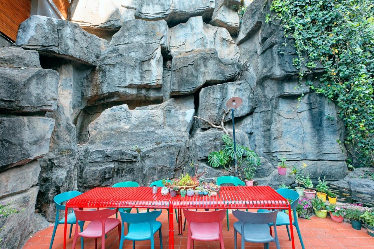 Kunming Upland International Youth Hostel Near The City Center ,2 Mins Walk To The Subway, 2 Mins Walk To The Green Lake, Close To Yuan Tong Temple, Old Street, Yunnan University, Convenient Payment And Visa Cards Are Accepted Exterior foto